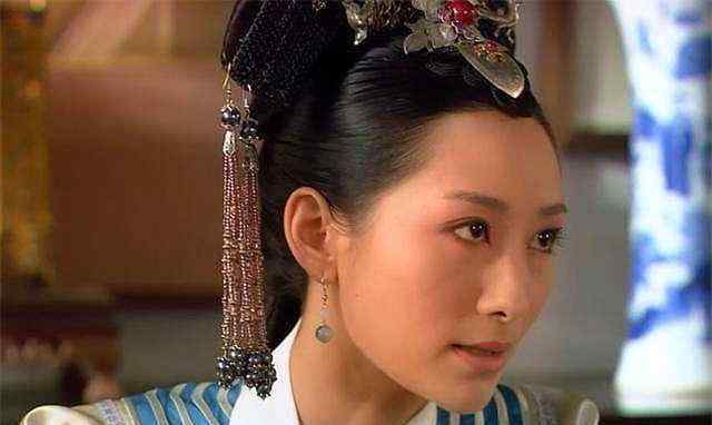 胡蕴蓉 《甄嬛传》中，唯一一位敢指着宜修鼻子骂的嫔妃，宜修却无可奈何！