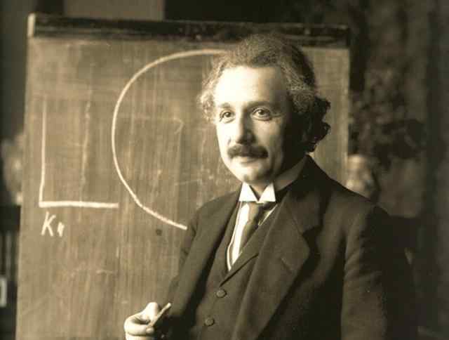 爱因斯坦的智商是多少 爱因斯坦智商惊人，三个子女倒有两个是疯子？其原因令人扼腕叹息