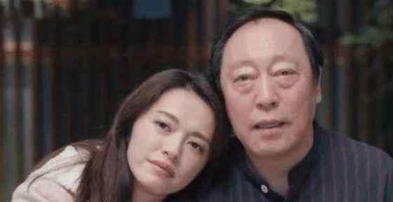 倪大红和倪萍什么关系 倪大红隐藏多年的老婆，原来和倪萍大有关系，难怪一直不肯公开