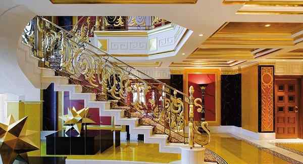 迪拜帆船酒店图片 迪拜帆船酒店住一晚费用的是130000元，入住酒店