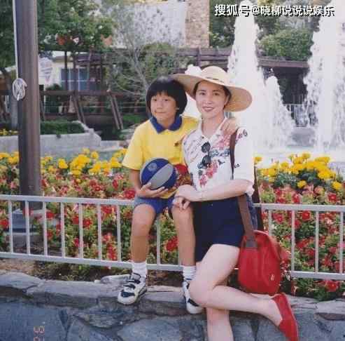 李林杰 当年的林凤娇到底有多美？在无修图的年代，甩小20岁的吴绮莉几条街