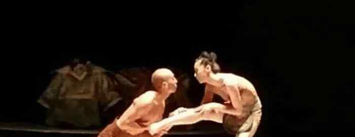 萨顶顶整容 有种“整容”叫做萨顶顶卸妆，神婆变成了“玉女”，网友：要这样早红了！