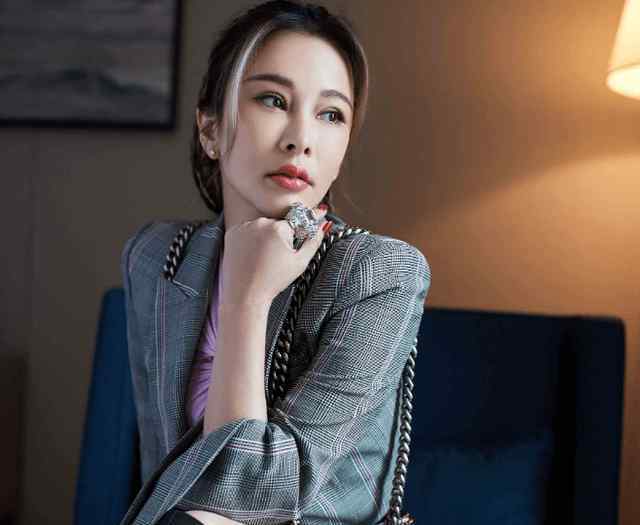 温岚整容 被称扶不起的“女阿斗”，周杰伦写17首歌捧不红，现在沉迷整容