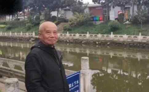 73岁老人跳水救起一家四口 到底发生了什么