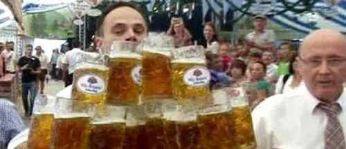 毒蛇啤酒 与啤酒有关的吉尼斯世界纪录，1.3秒喝下1升啤酒