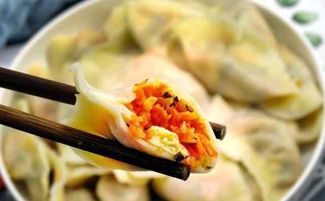 胡萝卜素馅饺子怎么调馅好吃的 今日小雪，用胡萝卜做馅包饺子，3个错别犯，不但好吃还补维生素
