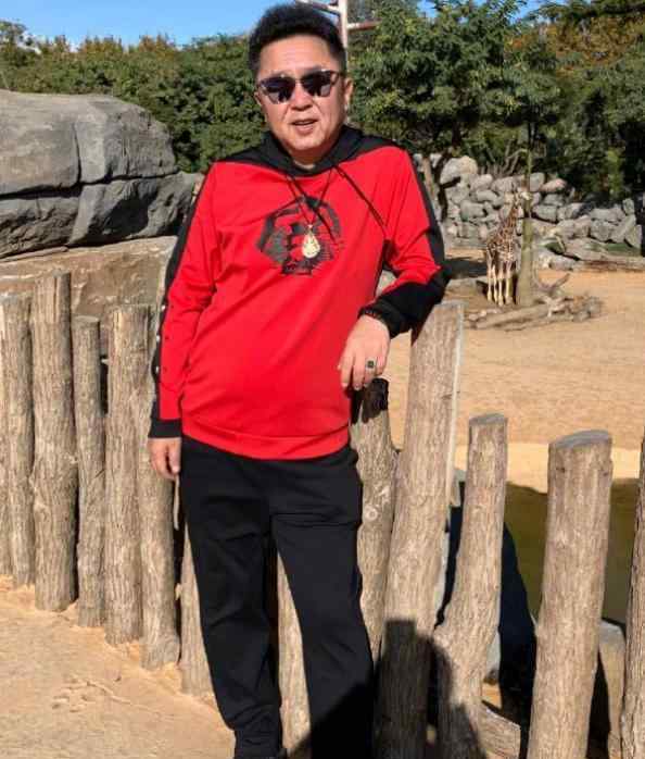 于谦媳妇儿 于谦小十岁老婆公开，41岁如青春女子，成功将老公熬成“爸”