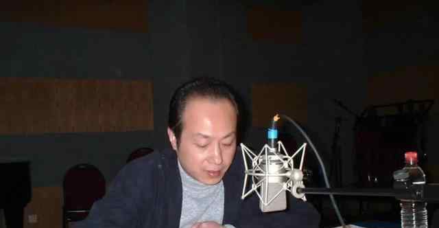 罗京儿子 罗京去世11年，妻子改嫁富商受网友抨击，25岁儿子长相一脸福态！
