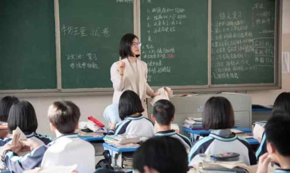 新疆初高中毕业年级开学 网友：今年的毕业生太难了