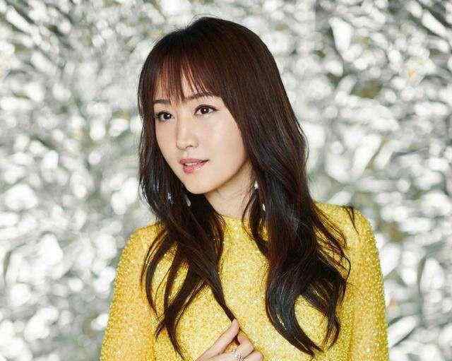 杨钰 年近50岁的杨钰莹至今未婚，知道她的感情经历后，换我我也不敢娶