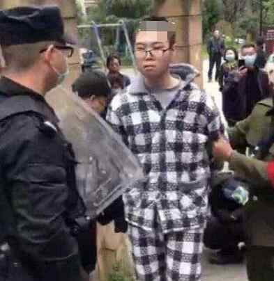 大学生持刀杀害2岁女童 事件原因始末曝光现场惨烈