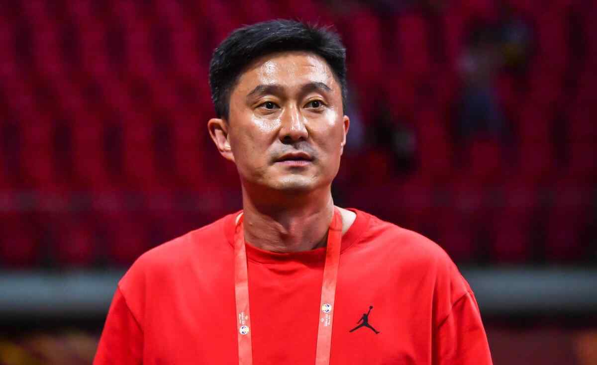 男篮国家队名单 中国男篮集训大名单出炉，21岁超新星入围，周琦郭艾伦落选
