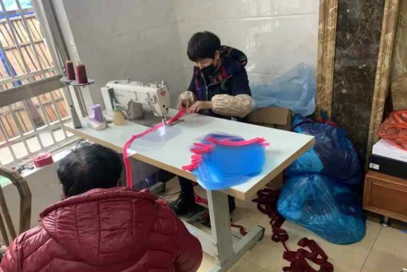 300名网友宅家自制20000副护目镜，送医护、送武汉……还将踏上跨国支援之旅