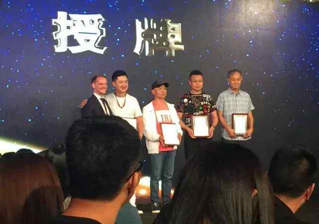 丽盛 丽盛貂皮专注皮草32年—本土企业，买皮草首选!文章配图