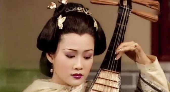甘婷婷版潘金莲 浓颜美女又崩一个？甘婷婷《鹿鼎记》面容发肿，新电影撞脸马苏