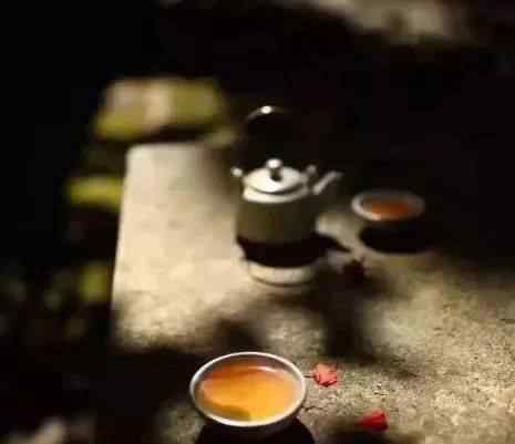 人活一辈子到底为了什么 夜深人静时，躺下来想想！人活一辈子到底为了什么？