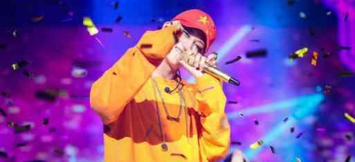 黄子韬父亲黄忠东简介 黄子韬的父亲黄忠东，据说家里资产过200亿