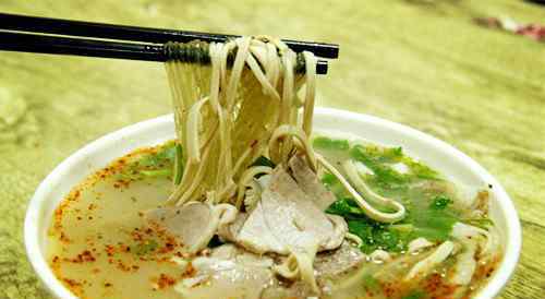 羊肉汤的制作 蒙城夫妻合肥开羊肉汤馆 地道手艺制作皖北人家乡的味道