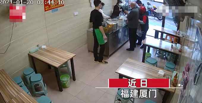 女子早餐店手挑油条又放回原位 转身后老板一个举动引网友狂赞！