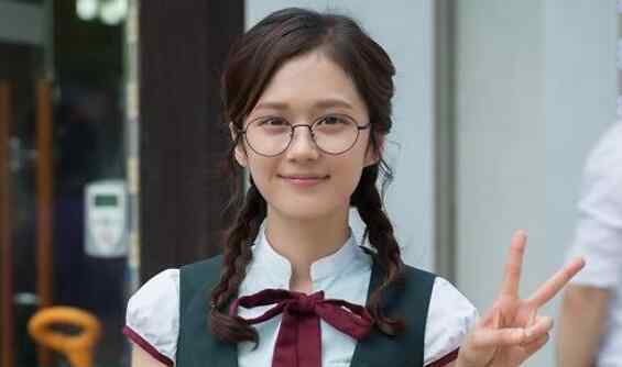 圈钱门 曾是红极一时的韩国女星，因圈钱门事件人气大跌，如今变成这样了