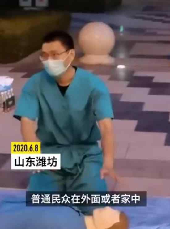 援鄂医生自费摆摊普及心肺复苏 现场为市民科普