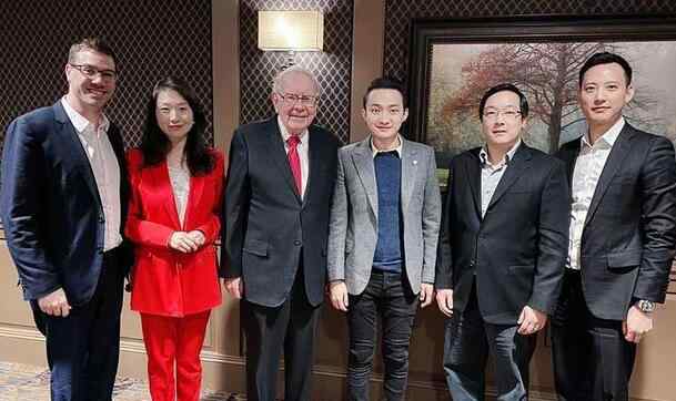 孙宇晨巴菲特共进晚餐吃3小时花500美元 孙宇晨是谁为什么能和巴菲特共进晚餐