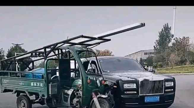 劳斯莱斯婚车与三轮车相撞 到底发生了什么