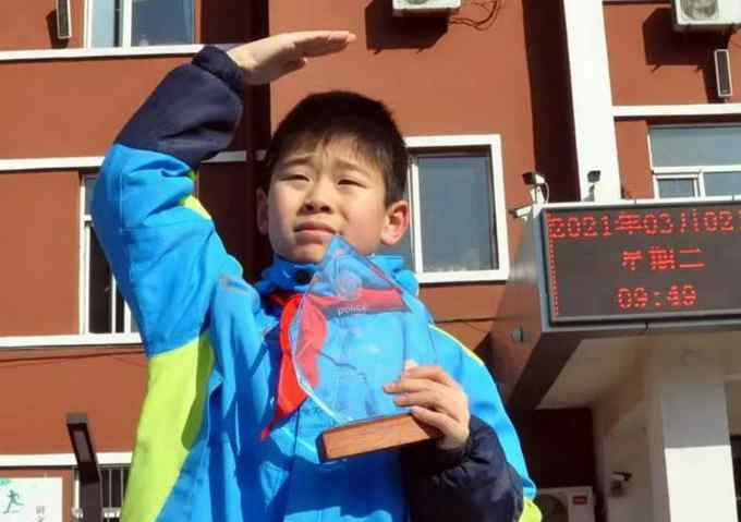 小学生捡到26万元巨款 失主竟矢口否认：不差钱