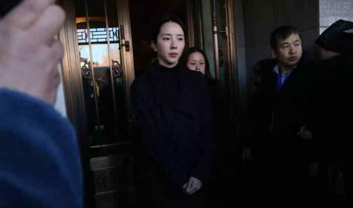 赵忠祥遗体告别仪式 无数亲友到场送别场面盛大告别赵忠祥