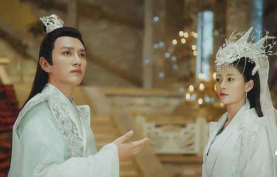 扑哧君扮演者 《香蜜》古今装扮大比拼，水神垫底，扑哧君第四，第一却不是邓伦