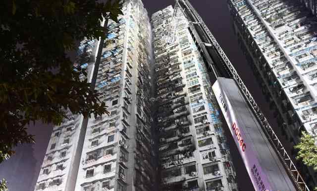 重庆居民楼起火 女子：连外套都来不及穿就往外跑文章配图
