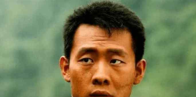 张译结婚了吗 她央视著名女主持，二婚低调嫁给“最丑”影帝，结婚13年无儿无女！