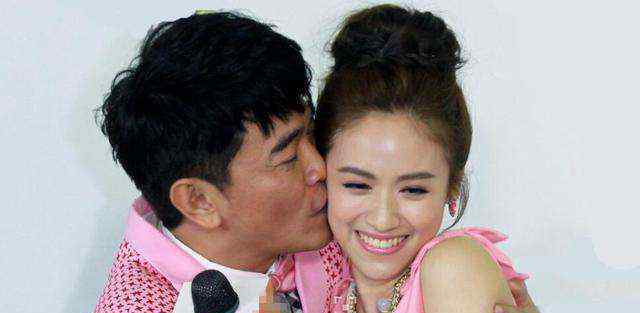 周华健儿子女儿 周华健混血儿子出道，长相比爸爸更显老，与吴宗宪女儿搭档录节目
