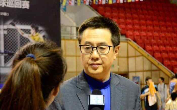 施之皓老婆 国乒名帅荣誉无数，典型的老牛吃嫩草，抛妻弃子迎娶小23岁徒弟文章配图