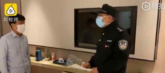 接女友结婚下错车滞留武汉 事情具体经过是