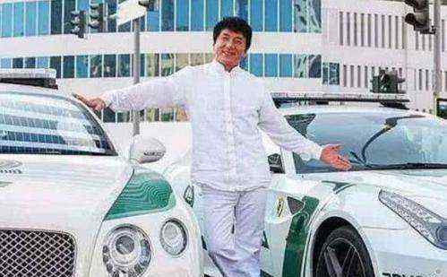 迪拜王子的车 一部戏借来70辆豪车，迪拜王子都出动了，还是成龙大哥面子大