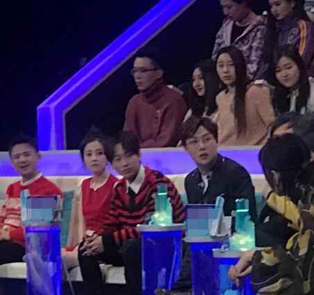 冯提莫给小刚做评 周传雄冯提莫点评小刚唱歌是什么节目