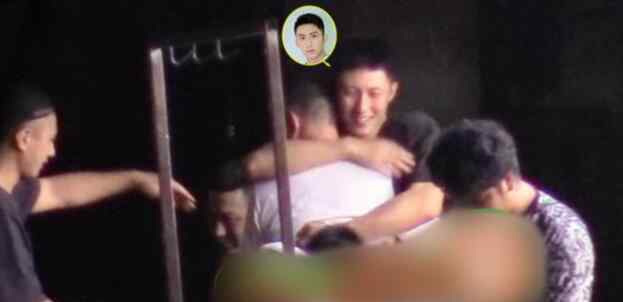 黄景瑜喝酒对瓶吹 为什么要这样做