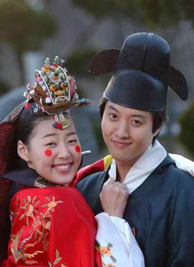 韩智慧李东健 韩智慧结婚10年官宣怀孕，前任李东健未婚先孕又离婚堪比闹剧