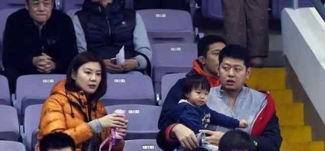 莫科老婆 中国男篮痴情汉：新婚一年不到妻子离世，与二婚妻子赡养前妻父母