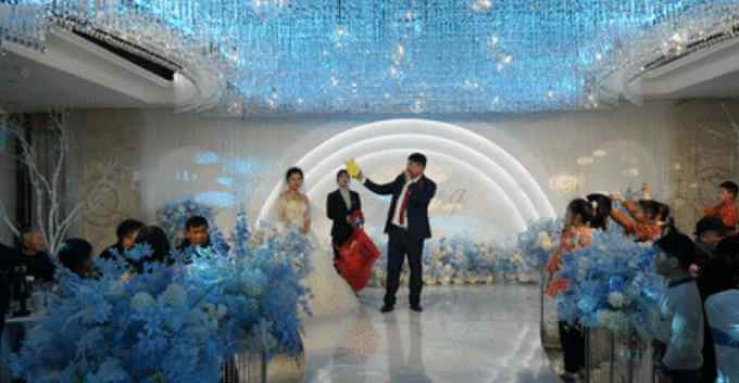婚礼现场 这位新郎竟说：“很多人觉得骗子骗不到自己头上”……