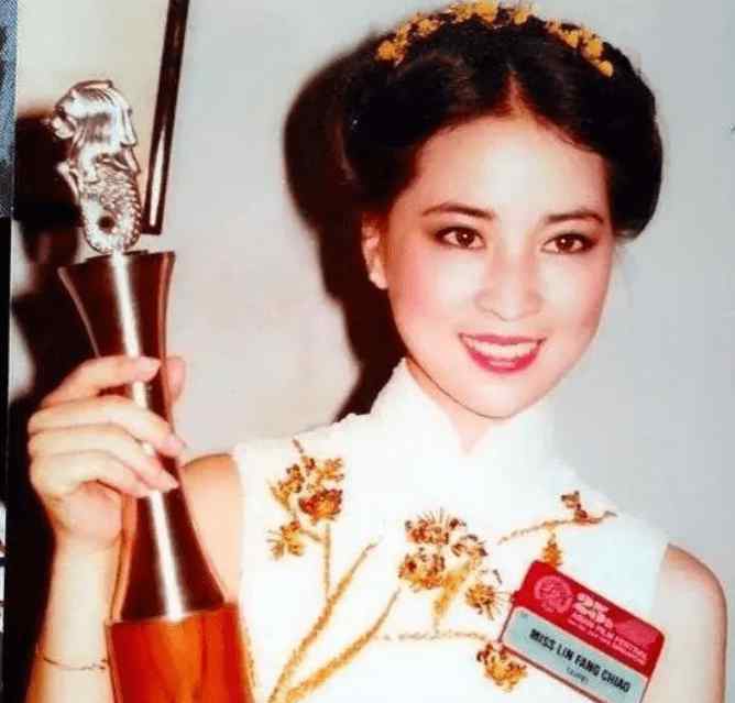 林凤娇与成龙 林凤娇与成龙“龙凤配”了40年，你以为她只会忍，却不知还有“狠”