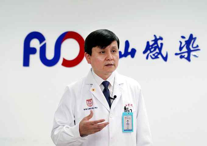 今年能不能摘口罩 张文宏最新判断！网友：戴着挺好