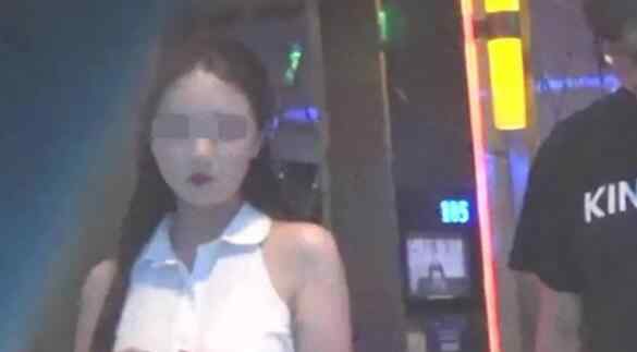 王岳伦再曝与美女搂腰亲密照 真的是男人没有不偷腥的吗