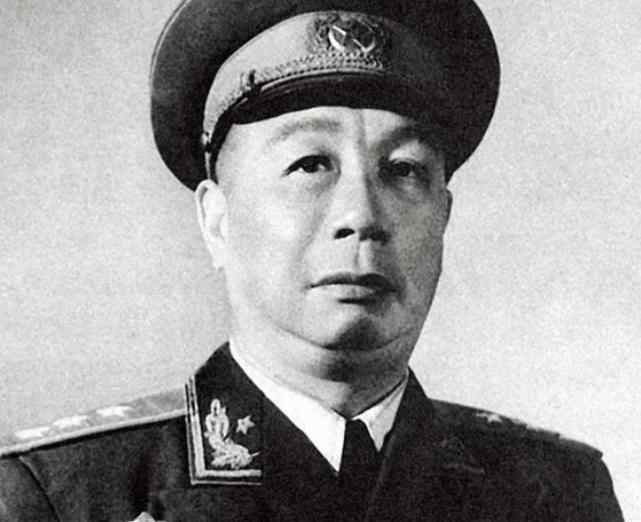 淮海战役谁是最高指挥 淮海战役中粟裕病倒，他代替指挥25万大军，终成开国上将