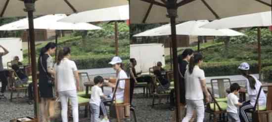 baby带儿子外出  孩子都这么大了（图）