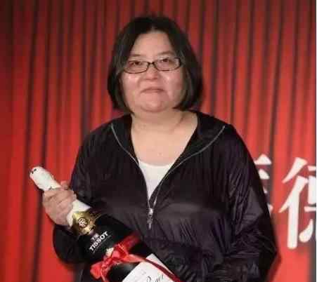 陈宝莲怎么死的 当年陈宝莲一跃而下，丢下半个月的儿子，18年后，她的儿子怎样了