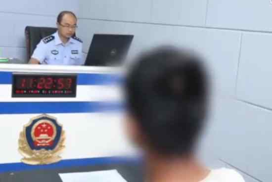为庆祝出狱看守所门口放鞭炮 被十余名武警抓获
