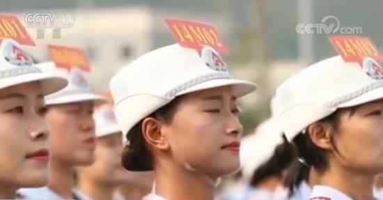 受阅女民兵每周考核需称体重 队员平均身高1米72