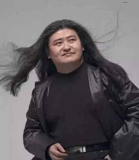刘欢有几个老婆 刘欢妻子长相曝光，长相普通，却被刘欢独宠了32年